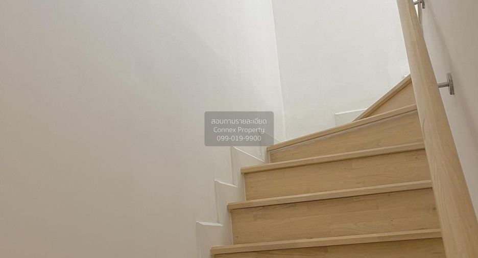 Casa adosada en venta de 3 habitaciones en Min Buri, Bangkok