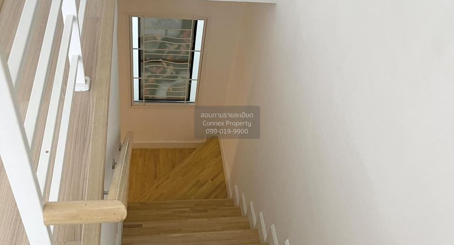 Casa adosada en venta de 3 habitaciones en Min Buri, Bangkok