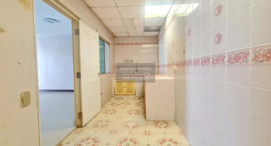For sale 3 bedrooms townhouse in Thanyaburi, Pathum Thani