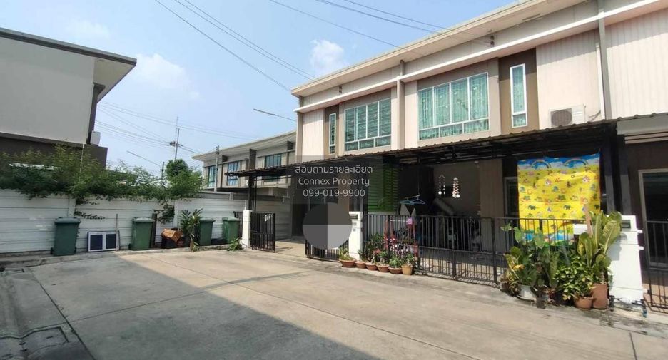 For sale 2 bedrooms townhouse in Khlong Luang, Pathum Thani