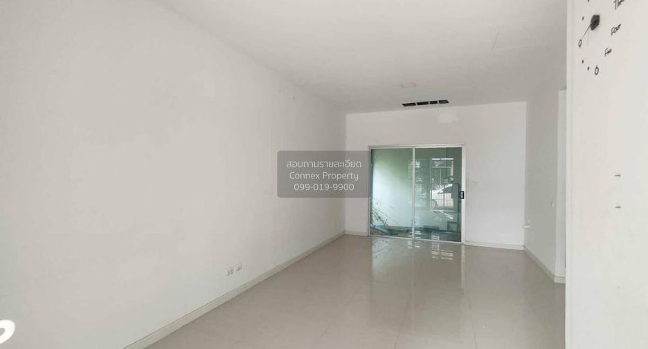 For sale 2 bedrooms townhouse in Khlong Luang, Pathum Thani