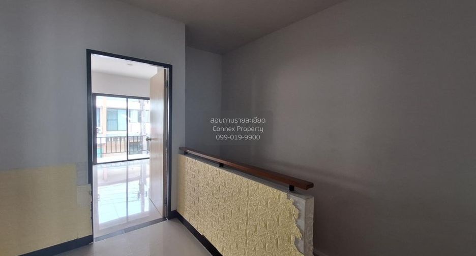 Reihenhaus zum Kauf mit 4 Zimmer in Nong Chok, Bangkok