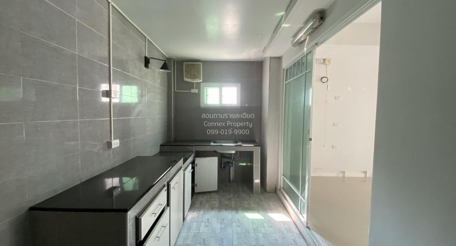 For sale 2 bedrooms townhouse in Lam Luk Ka, Pathum Thani