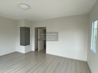 For sale 2 bedrooms townhouse in Khlong Luang, Pathum Thani