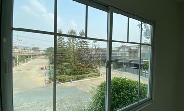 Casa adosada en venta de 2 habitaciones en Khlong Luang, Pathum Thani