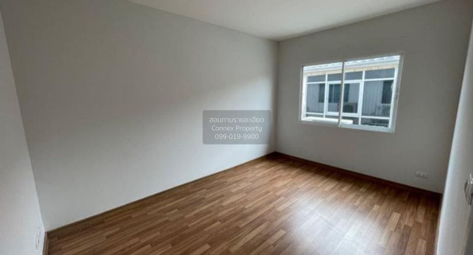 Casa adosada en venta de 3 habitaciones en Thanyaburi, Pathum Thani