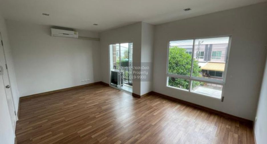 Casa adosada en venta de 3 habitaciones en Thanyaburi, Pathum Thani