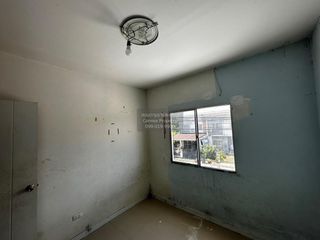 Casa adosada en venta de 3 habitaciones en Khlong Luang, Pathum Thani