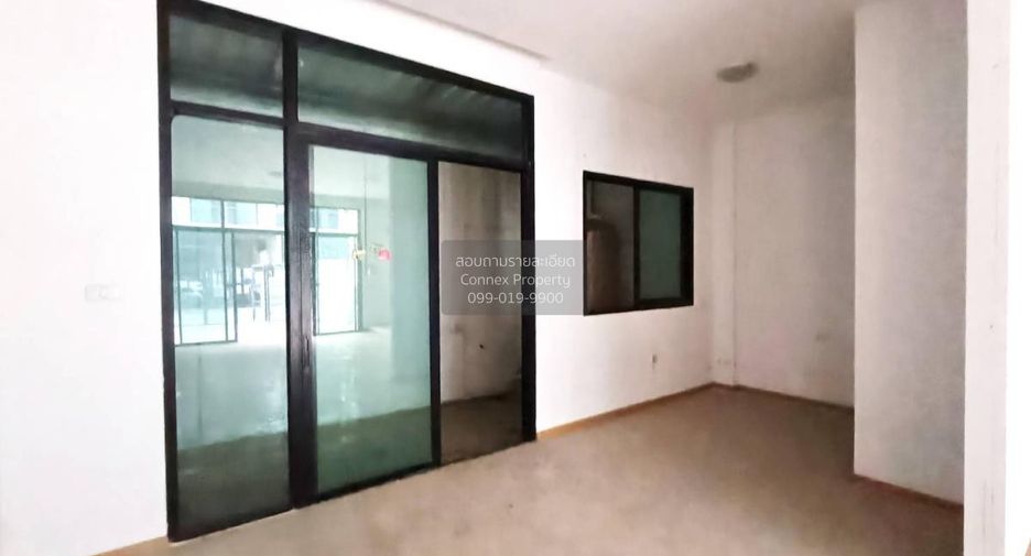 For sale 3 bedrooms townhouse in Mueang Nonthaburi, Nonthaburi