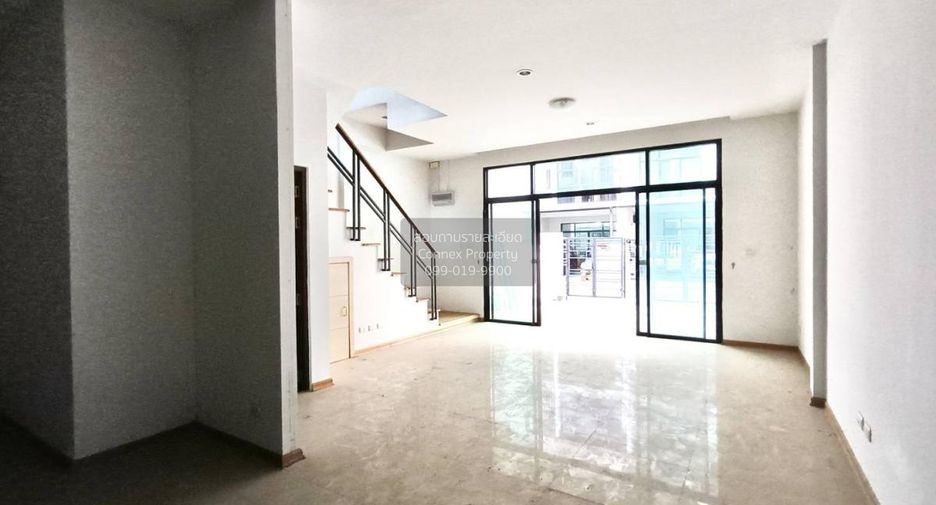 For sale 3 bedrooms townhouse in Mueang Nonthaburi, Nonthaburi