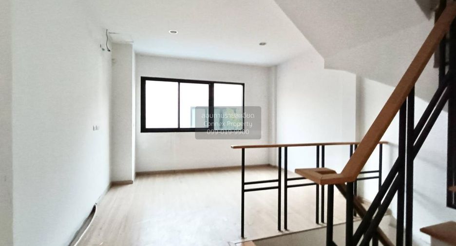 For sale 3 bedrooms townhouse in Mueang Nonthaburi, Nonthaburi