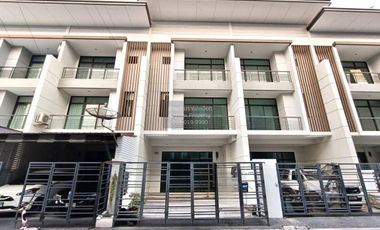 For sale 3 bedrooms townhouse in Mueang Nonthaburi, Nonthaburi
