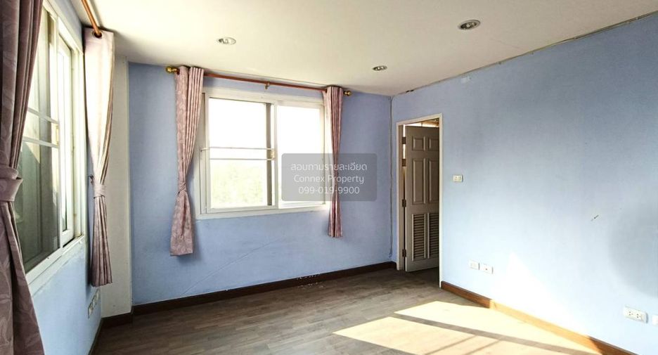 For sale 4 bedrooms townhouse in Mueang Nonthaburi, Nonthaburi
