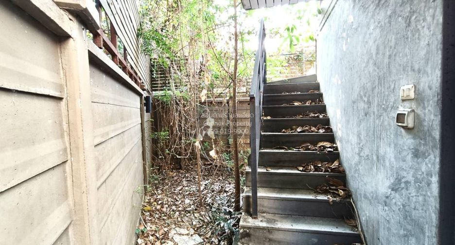 For sale 4 bedrooms townhouse in Mueang Nonthaburi, Nonthaburi