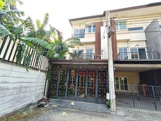 For sale 4 bedrooms townhouse in Mueang Nonthaburi, Nonthaburi
