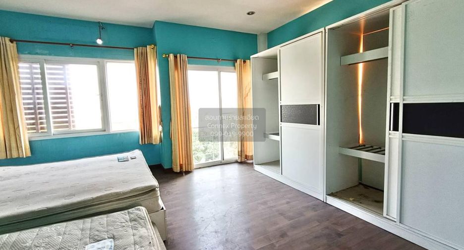 For sale 4 bedrooms townhouse in Mueang Nonthaburi, Nonthaburi