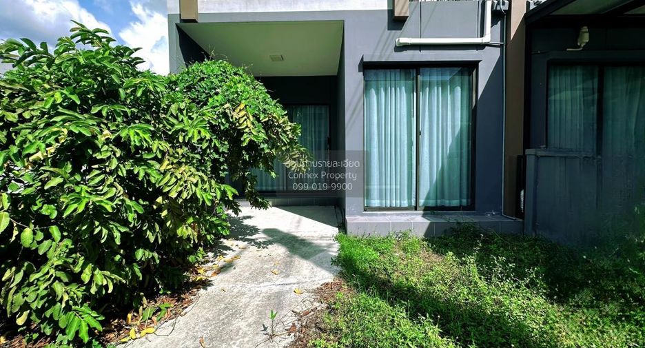 Casa adosada en venta de 3 habitaciones en Saphan Sung, Bangkok