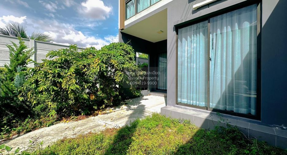 Casa adosada en venta de 3 habitaciones en Saphan Sung, Bangkok