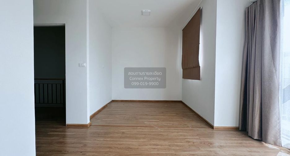 Casa adosada en venta de 3 habitaciones en Saphan Sung, Bangkok
