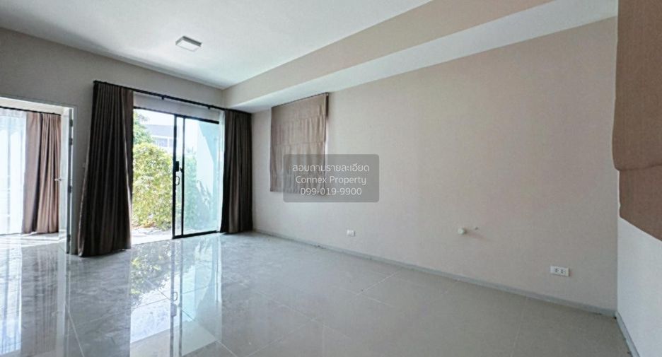 Casa adosada en venta de 3 habitaciones en Saphan Sung, Bangkok