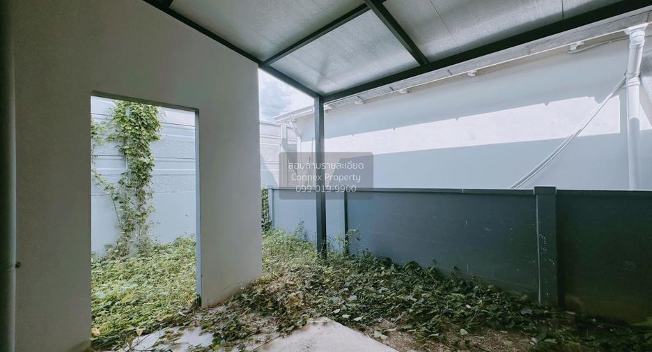 Casa adosada en venta de 3 habitaciones en Saphan Sung, Bangkok