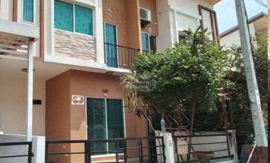 Reihenhaus zum Kauf mit 3 Zimmer in Phra Pradaeng, Samut Prakan