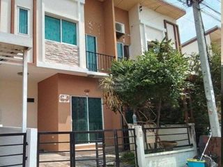 Reihenhaus zum Kauf mit 3 Zimmer in Phra Pradaeng, Samut Prakan