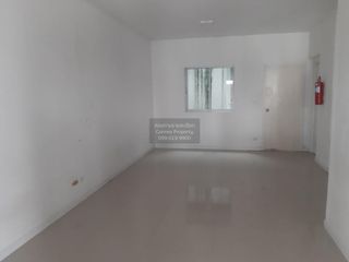 Casa adosada en venta de 3 habitaciones en Khlong Luang, Pathum Thani
