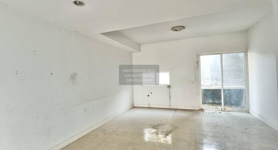 For sale 3 bedrooms townhouse in Lam Luk Ka, Pathum Thani