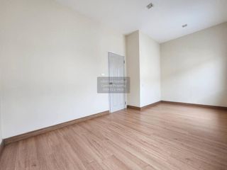 Casa adosada en venta de 3 habitaciones en Nong Khaem, Bangkok