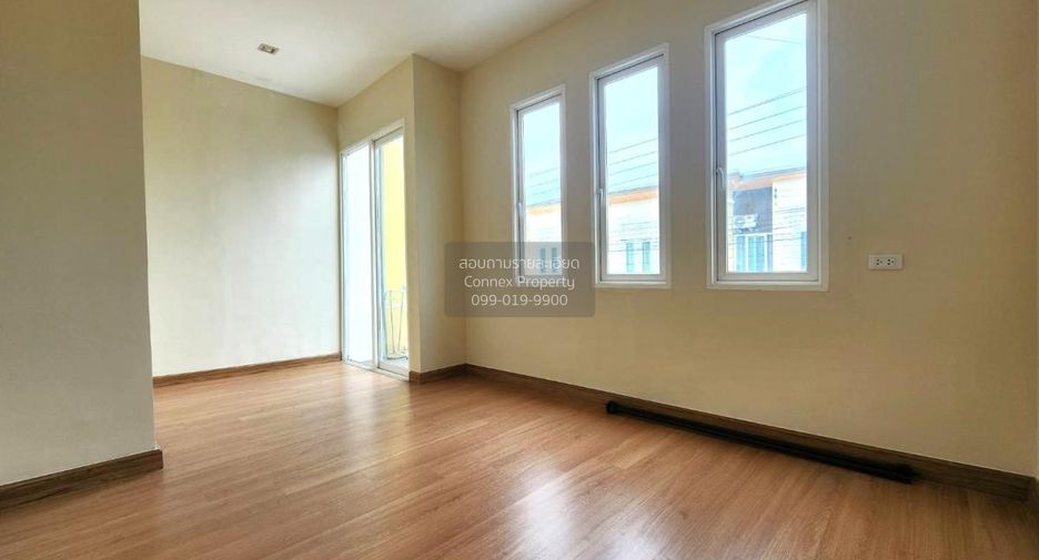 Casa adosada en venta de 3 habitaciones en Nong Khaem, Bangkok