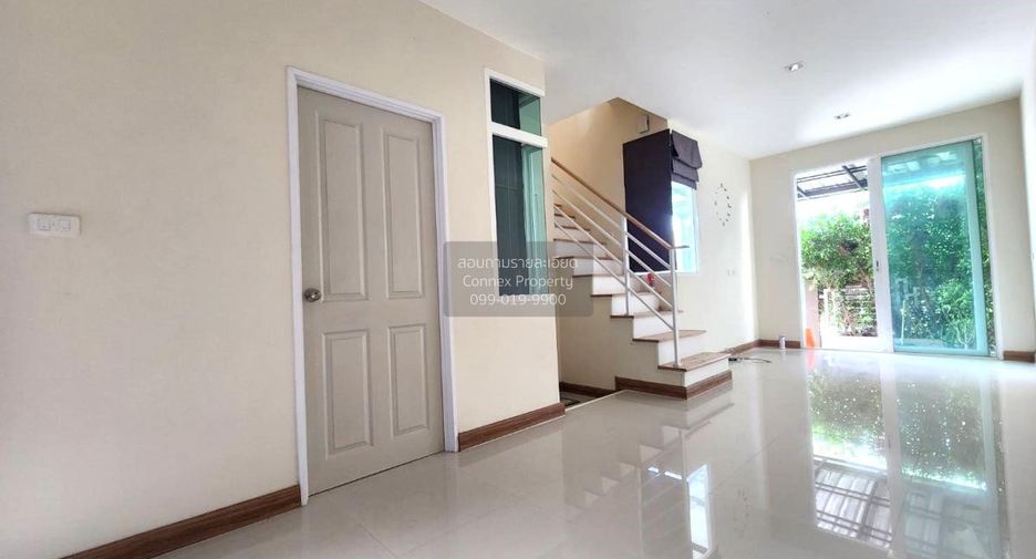 Casa adosada en venta de 3 habitaciones en Nong Khaem, Bangkok