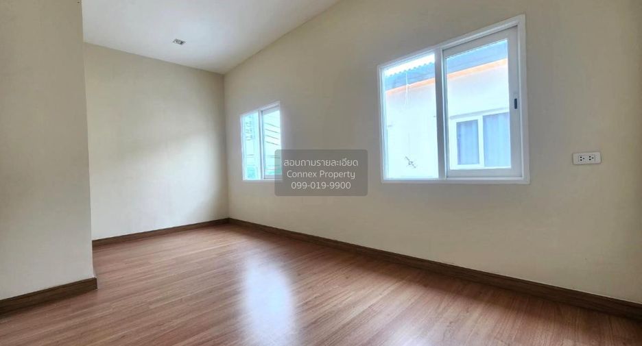 Casa adosada en venta de 3 habitaciones en Nong Khaem, Bangkok