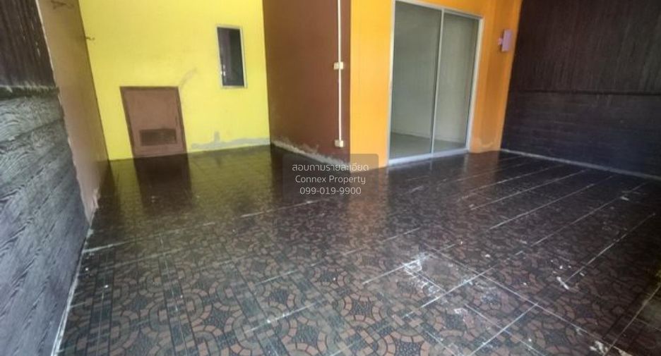 Casa adosada en venta de 3 habitaciones en Khlong Luang, Pathum Thani