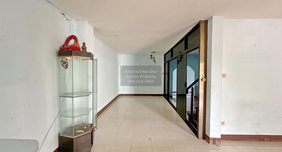 Reihenhaus zum Kauf mit 3 Zimmer in Bang Khae, Bangkok