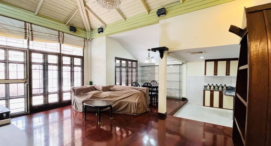Casa en venta de 2 habitaciones en Phra Khanong, Bangkok