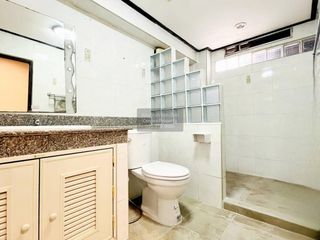 Casa en venta de 2 habitaciones en Phra Khanong, Bangkok