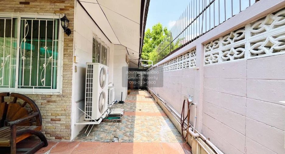 Casa en venta de 2 habitaciones en Phra Khanong, Bangkok