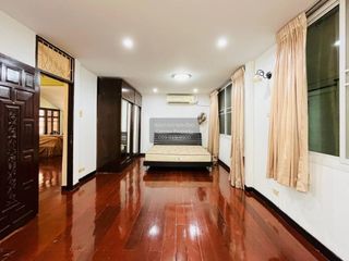 Casa en venta de 2 habitaciones en Phra Khanong, Bangkok