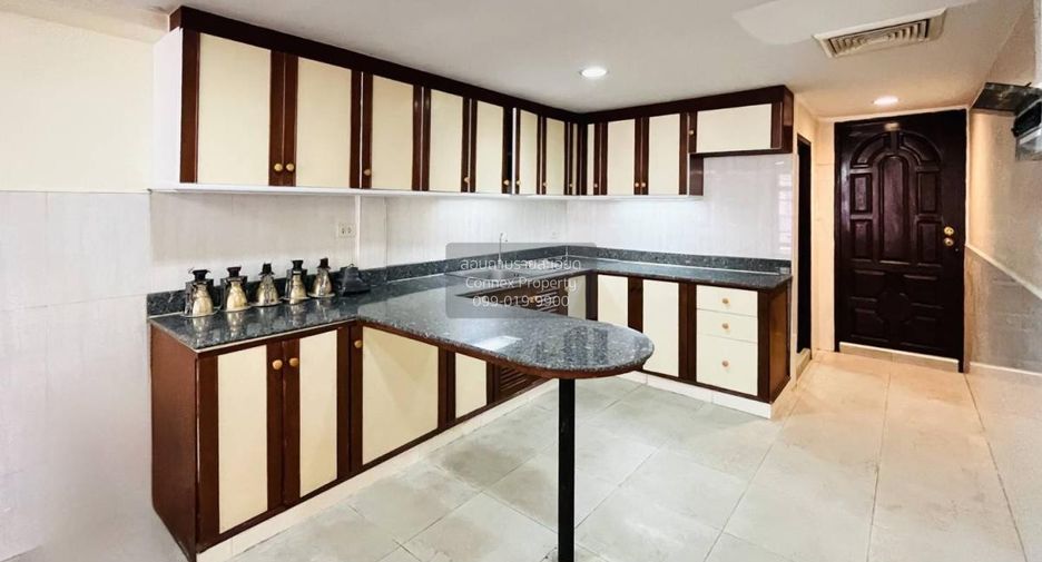 Casa en venta de 2 habitaciones en Phra Khanong, Bangkok