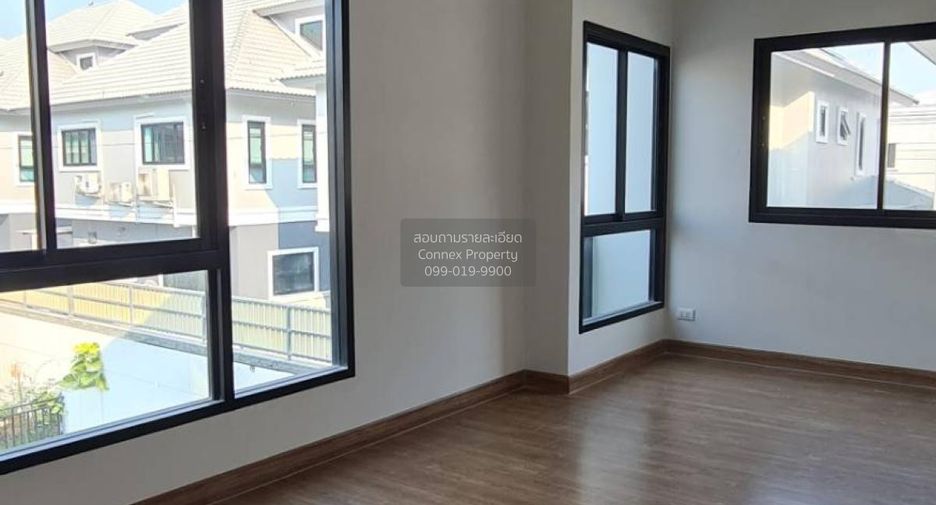 For sale 3 bedrooms townhouse in Sai Noi, Nonthaburi