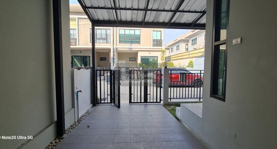 For sale 3 bedrooms townhouse in Sai Noi, Nonthaburi