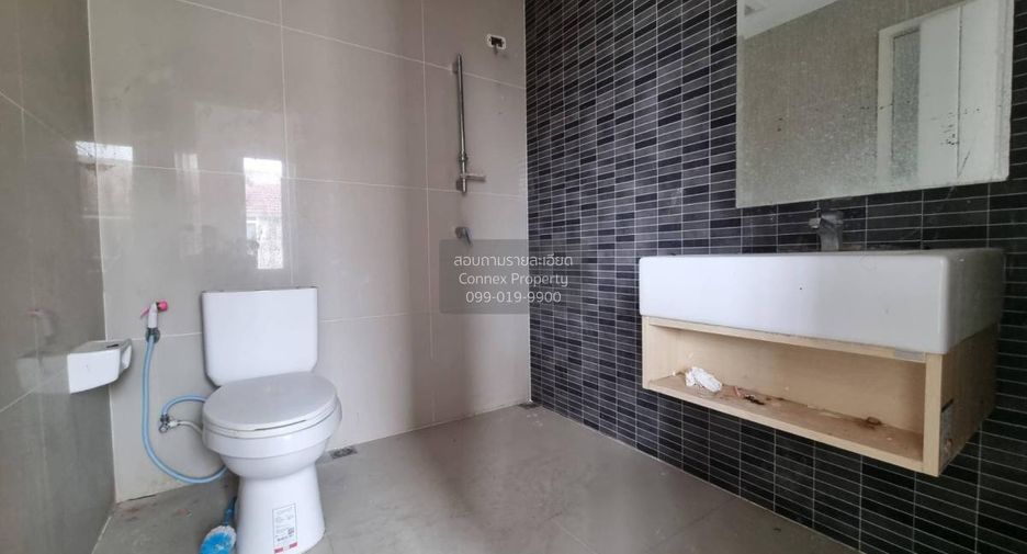 Reihenhaus zum Kauf mit 3 Zimmer in Phutthamonthon, Nakhon Pathom