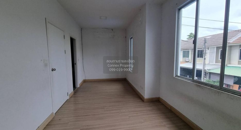Reihenhaus zum Kauf mit 3 Zimmer in Phutthamonthon, Nakhon Pathom