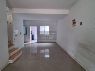 For sale 3 bedrooms townhouse in Phutthamonthon, Nakhon Pathom