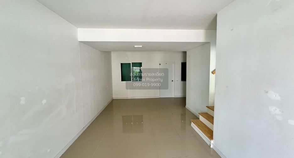 Casa adosada en venta de 3 habitaciones en Mueang Samut Sakhon, Samut Sakhon