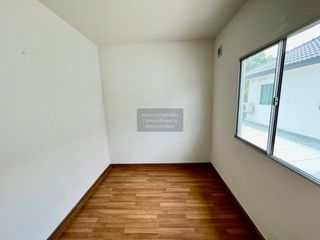 For sale 3 bedrooms townhouse in Mueang Samut Sakhon, Samut Sakhon