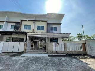 Casa adosada en venta de 4 habitaciones en Bang Bua Thong, Nonthaburi