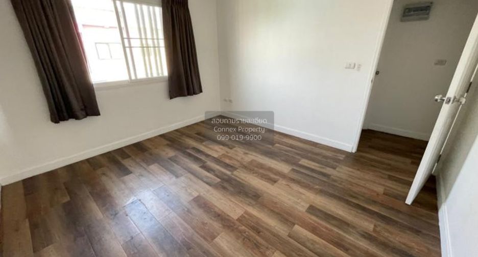 Casa adosada en venta de 4 habitaciones en Bang Bua Thong, Nonthaburi