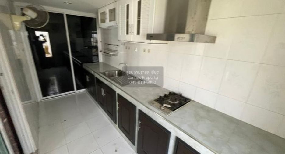 Casa adosada en venta de 4 habitaciones en Bang Bua Thong, Nonthaburi